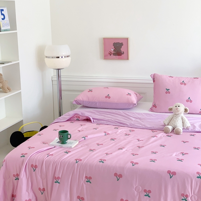 91家纺网 家纺一手货源 找家纺 星期八 2023新款卡通宝宝棉大豆夏被-第二批 樱桃