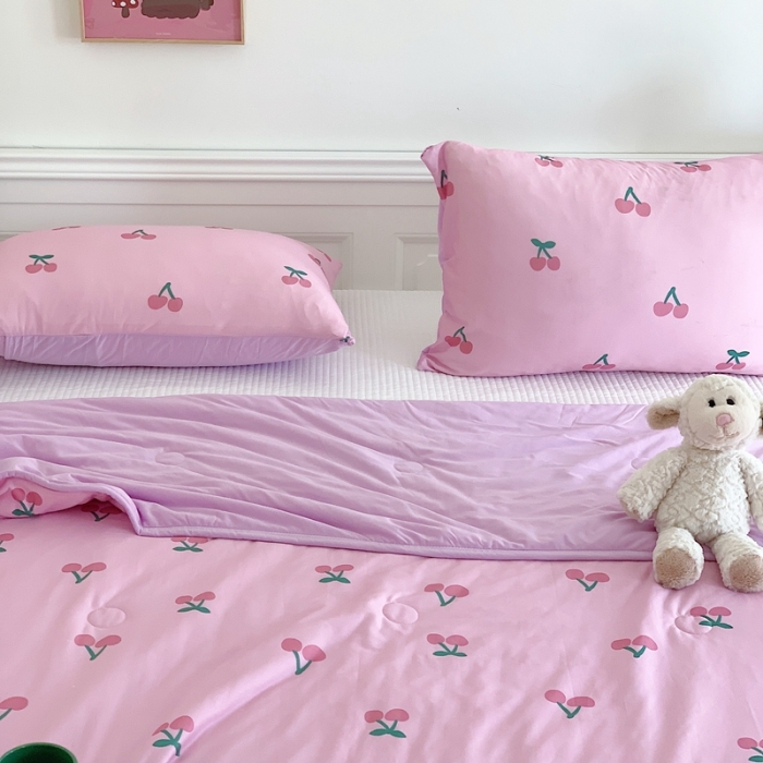 91家纺网 家纺一手货源 找家纺 星期八 2023新款卡通宝宝棉大豆夏被-第二批 樱桃