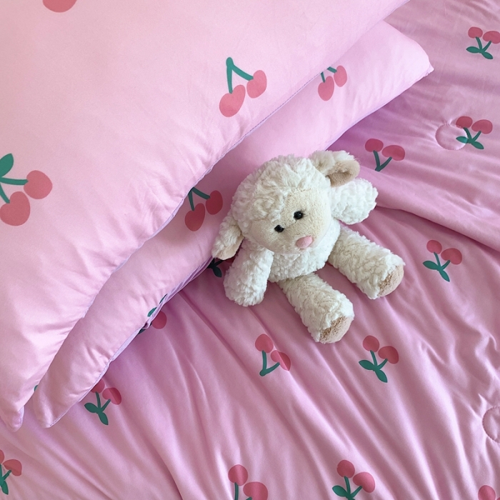 91家纺网 家纺一手货源 找家纺 星期八 2023新款卡通宝宝棉大豆夏被-第二批 樱桃