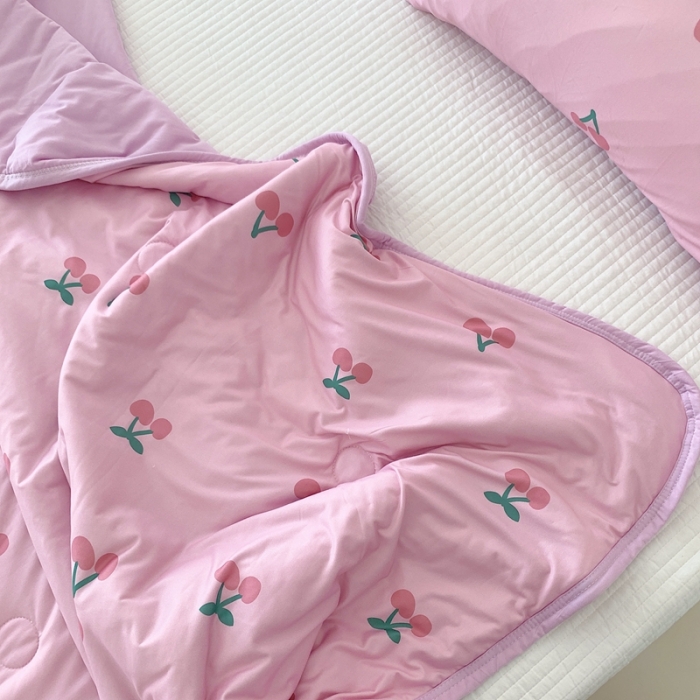 91家纺网 家纺一手货源 找家纺 星期八 2023新款卡通宝宝棉大豆夏被-第二批 樱桃