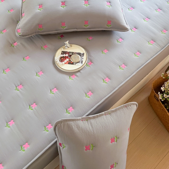 91家纺网 家纺一手货源 找家纺 尊康家纺（原磊科） 2024新款亲肤奶昔棉抗菌夹棉床笠-紫菀系列 紫菀-绅士灰