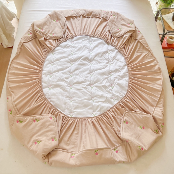 91家纺网 家纺一手货源 找家纺 尊康家纺（原磊科） 2024新款亲肤奶昔棉抗菌夹棉床笠-郁金香系列 郁金香-香槟金