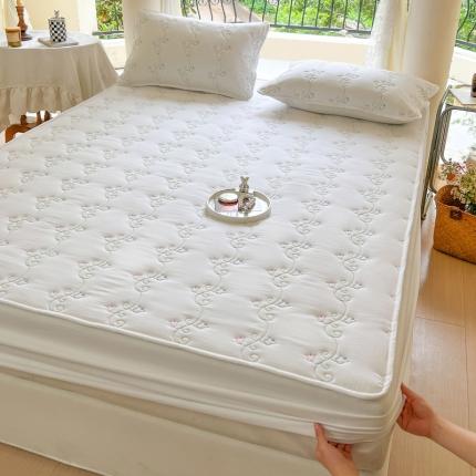 91家纺网 家纺一手货源 找家纺 （总）尊康家纺（原磊科） 2024新款亲肤奶昔棉抗菌夹棉床笠-金玲花系列