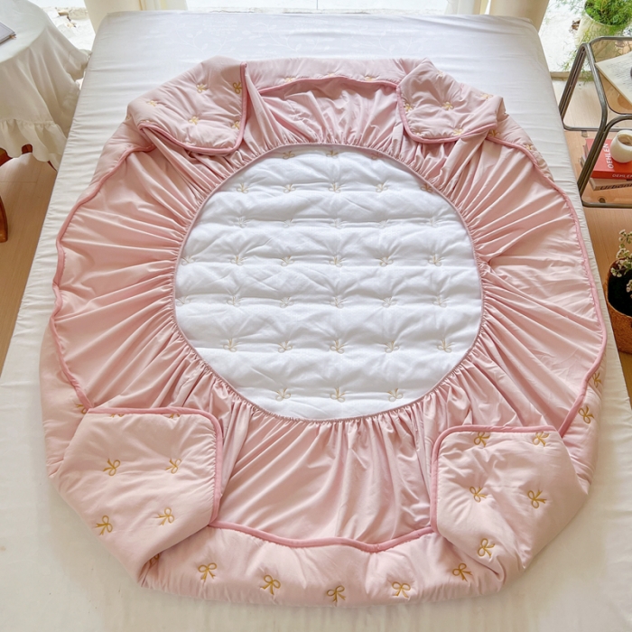 91家纺网 家纺一手货源 找家纺 尊康家纺（原磊科） 2024新款亲肤奶昔棉抗菌夹棉床笠-蝴蝶结系列 蝴蝶结-淡粉