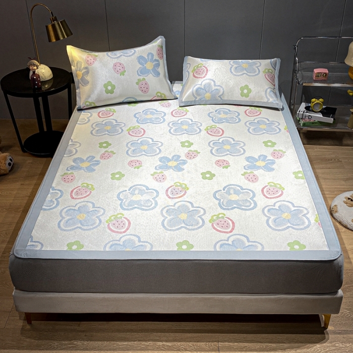 91家纺网 家纺一手货源 找家纺 安哆啦2024新款数码印花冰藤席 草莓蓝花