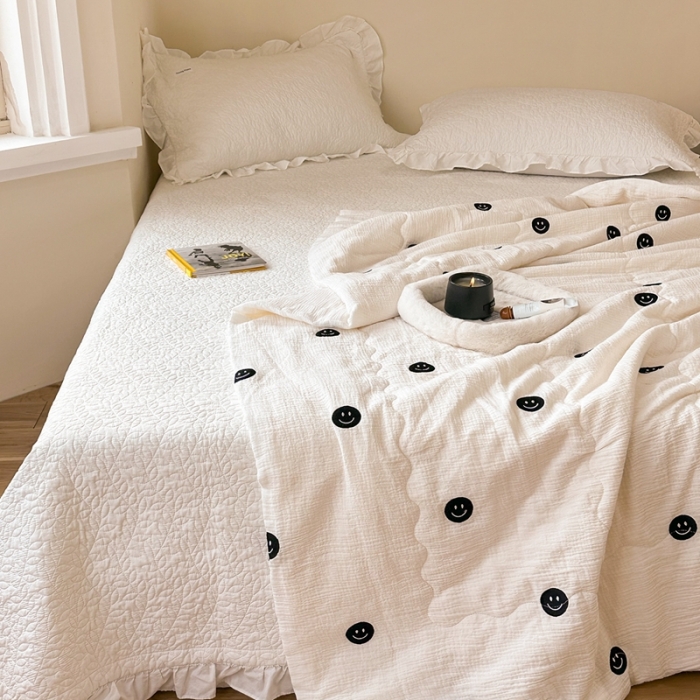 91家纺网 家纺一手货源 找家纺 洋铭区 2023新款全棉皱皱双层纱夏被 微笑