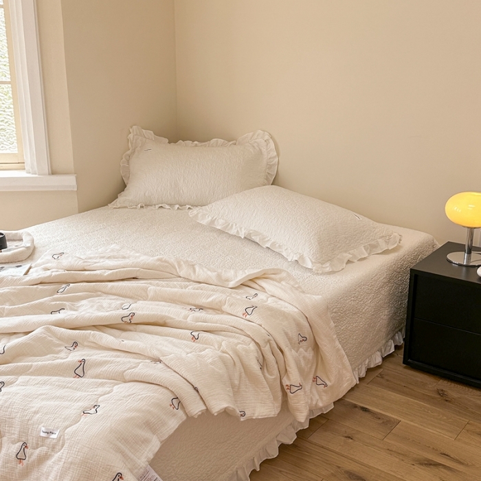 91家纺网 家纺一手货源 找家纺 洋铭区 2023新款全棉皱皱双层纱夏被 小鸭鸭