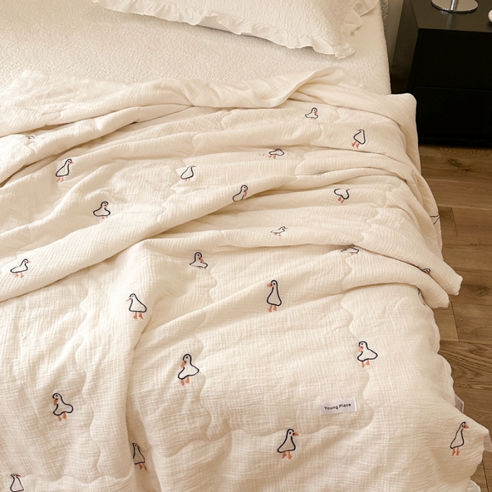 91家纺网 家纺一手货源 找家纺 洋铭区 2023新款全棉皱皱双层纱夏被 小鸭鸭