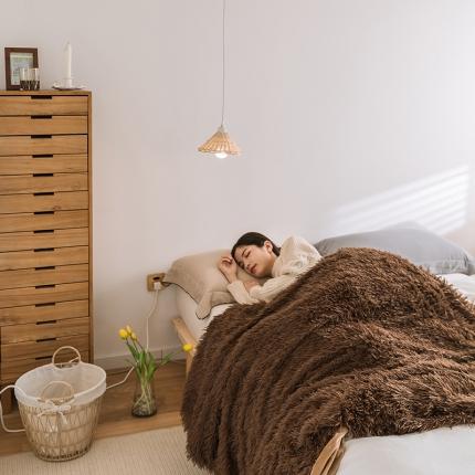 91家纺网 家纺一手货源 找家纺 肖恩毯业 2025新款纯色孔雀绒毛毯沙发盖毯午睡毯子 孔雀-咖