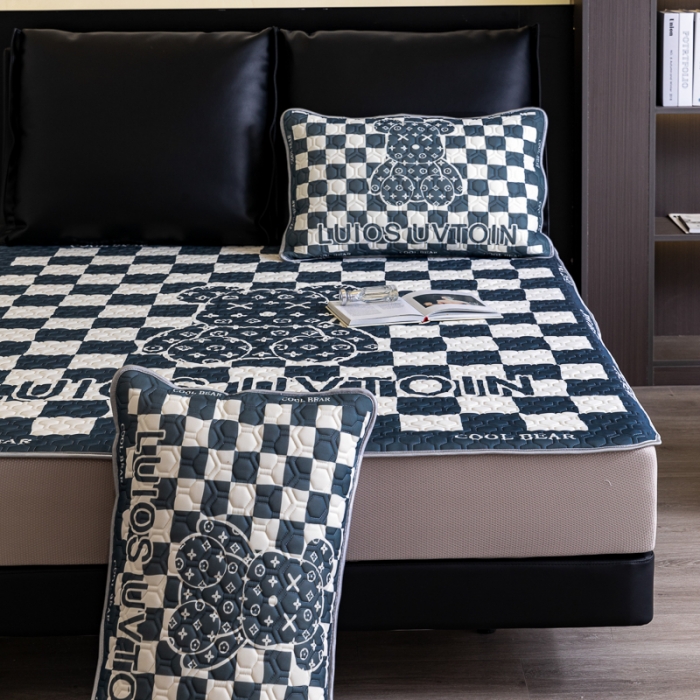 91家纺网 家纺一手货源 找家纺 摩卡 2024新品凉感丝床笠乳胶凉席三件套 棋盘格公仔