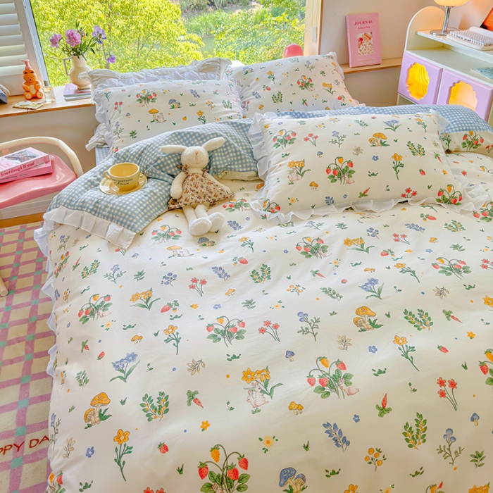 91家纺网 家纺一手货源 找家纺 桃子 2023新款仙气奶油碎花少女心韩版花边纯棉四件套 花边-草莓蘑菇兔