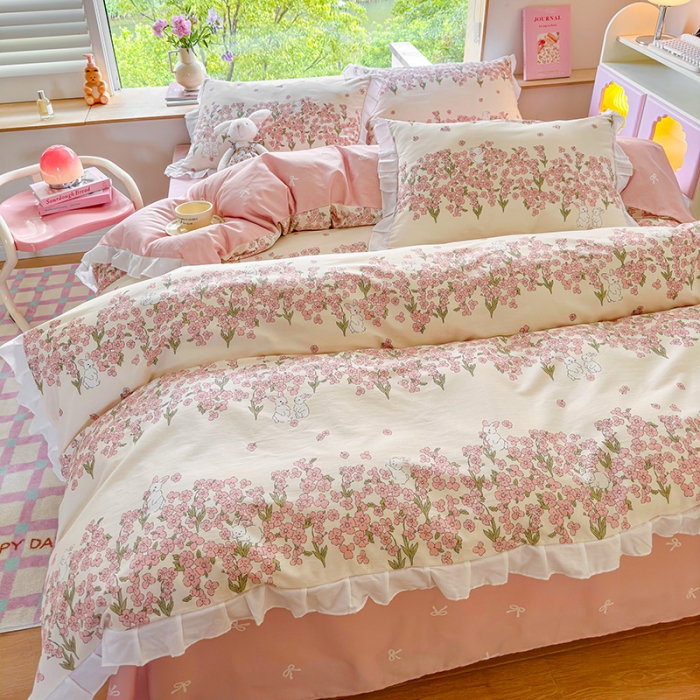 91家纺网 家纺一手货源 找家纺 桃子 2023新款仙气奶油碎花少女心韩版花边纯棉四件套 花边-粉花小兔