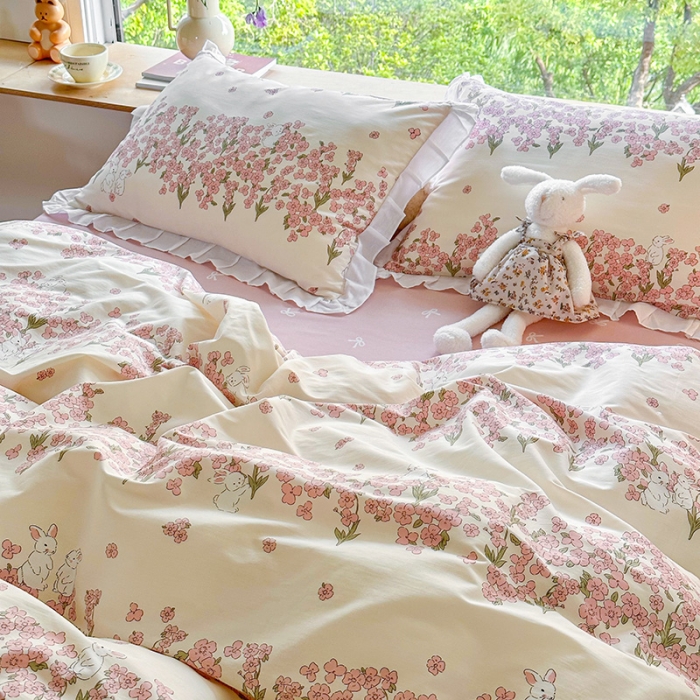 91家纺网 家纺一手货源 找家纺 桃子 2023新款仙气奶油碎花少女心韩版花边纯棉四件套 花边-粉花小兔