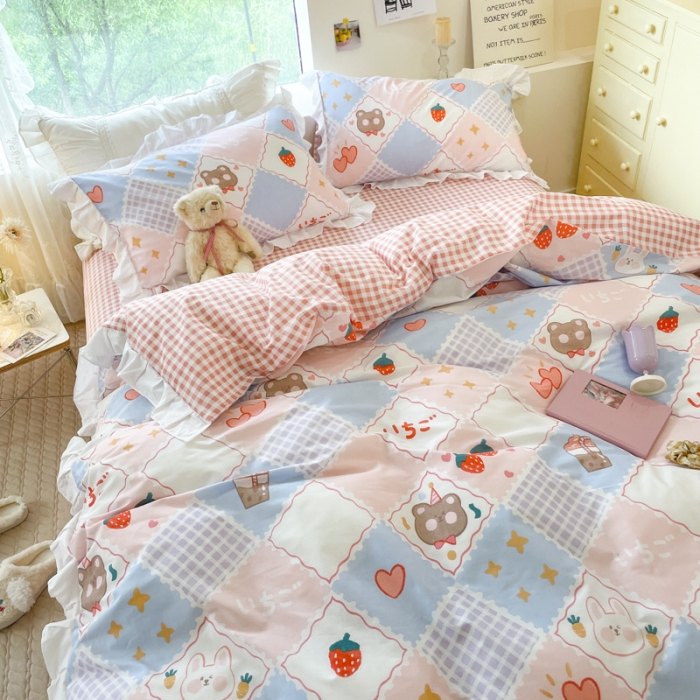 91家纺网 家纺一手货源 找家纺 桃子 2023新款仙气奶油碎花少女心韩版花边纯棉四件套 花边-格子熊兔
