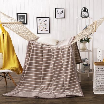 91家纺网 家纺一手货源 找家纺 肖恩毯业 2025新款印花云貂绒毛毯沙发盖毯午睡毯子 灰白横条