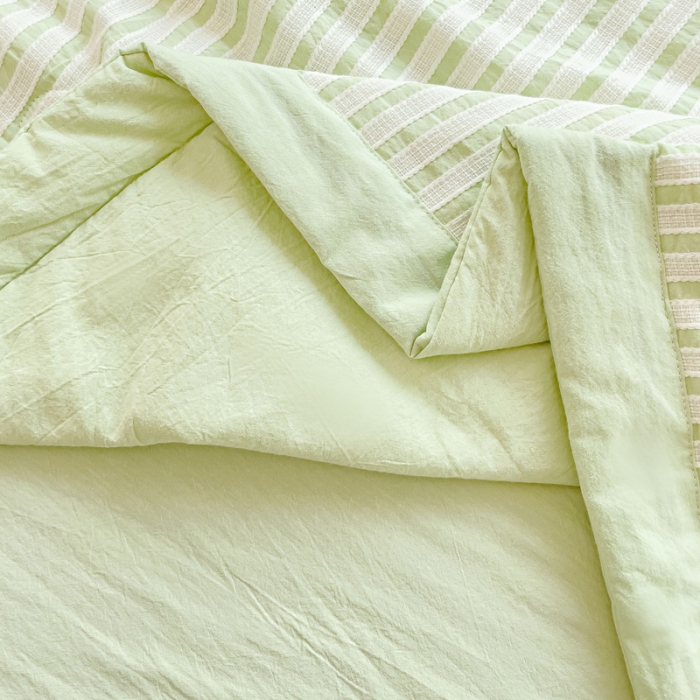 91家纺网 家纺一手货源 找家纺 总千朵 2023新款新款全棉色织提花水洗手工包边大豆棉夏被四件套