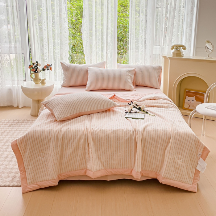 91家纺网 家纺一手货源 找家纺 千朵 2023新款新款全棉色织提花水洗手工包边大豆棉夏被四件套 锦瑟-粉玉