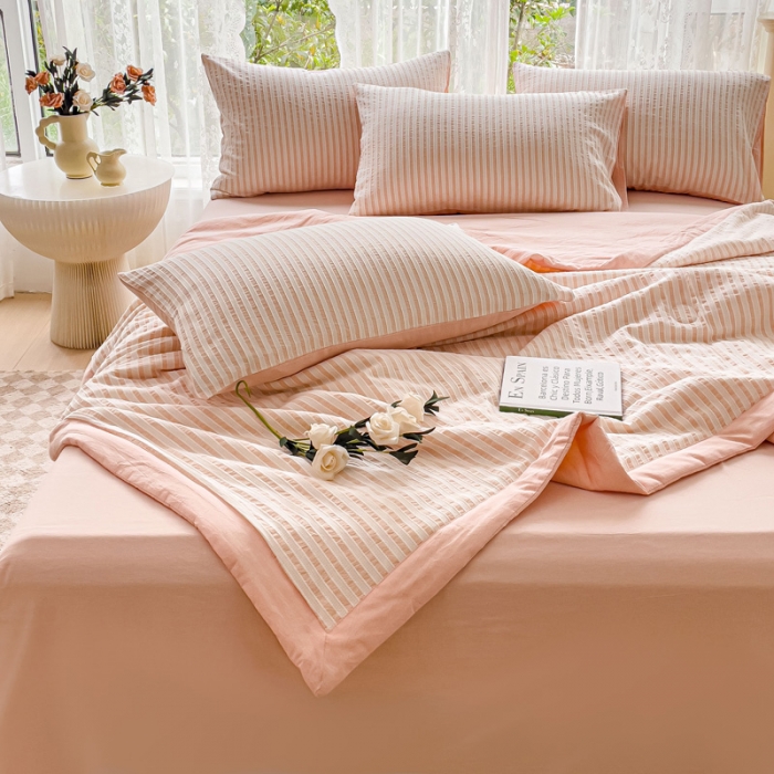 91家纺网 家纺一手货源 找家纺 千朵 2023新款新款全棉色织提花水洗手工包边大豆棉夏被四件套 锦瑟-粉玉