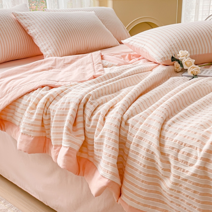 91家纺网 家纺一手货源 找家纺 千朵 2023新款新款全棉色织提花水洗手工包边大豆棉夏被四件套 锦瑟-粉玉