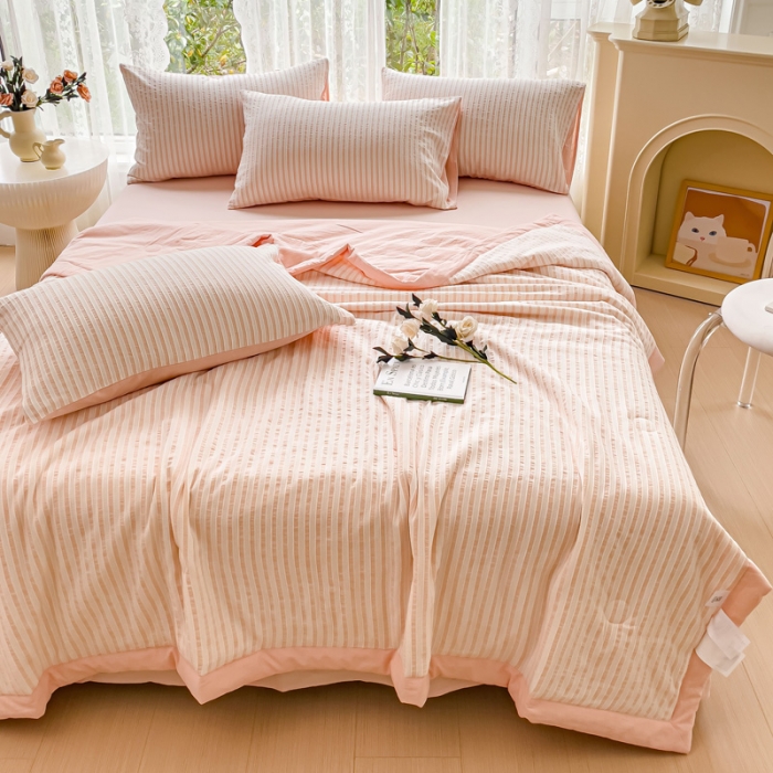 91家纺网 家纺一手货源 找家纺 千朵 2023新款新款全棉色织提花水洗手工包边大豆棉夏被四件套 锦瑟-粉玉