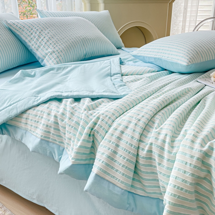 91家纺网 家纺一手货源 找家纺 千朵 2023新款新款全棉色织提花水洗手工包边大豆棉夏被四件套 锦瑟-兰