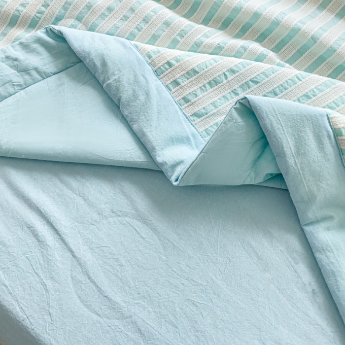 91家纺网 家纺一手货源 找家纺 千朵 2023新款新款全棉色织提花水洗手工包边大豆棉夏被四件套 锦瑟-兰