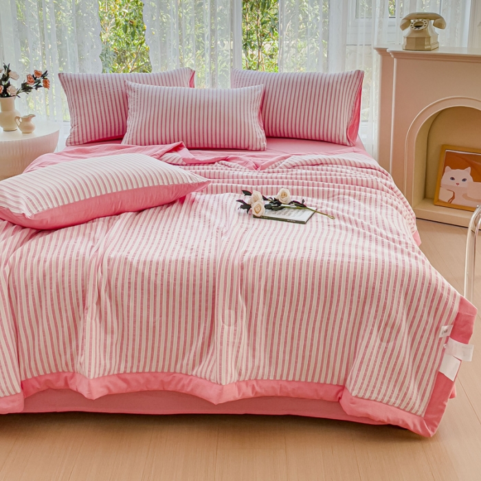 91家纺网 家纺一手货源 找家纺 千朵 2023新款新款全棉色织提花水洗手工包边大豆棉夏被四件套 锦瑟-玫红