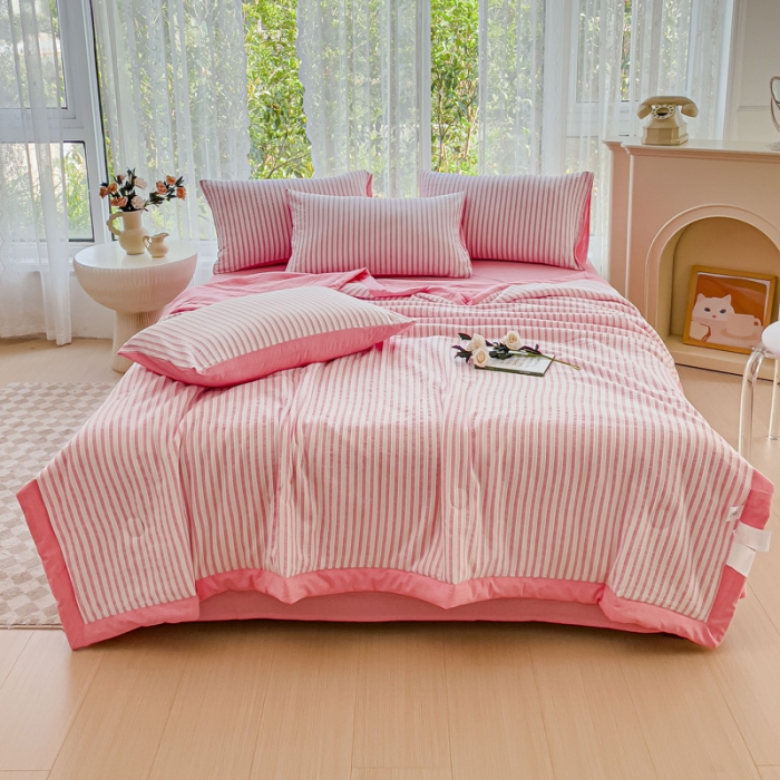 91家纺网 家纺一手货源 找家纺 千朵 2023新款新款全棉色织提花水洗手工包边大豆棉夏被四件套 锦瑟-玫红