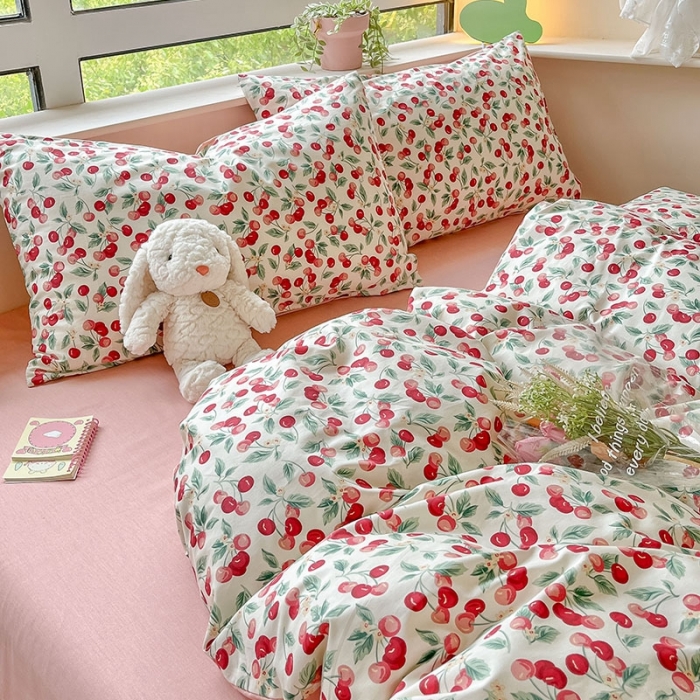 91家纺网 家纺一手货源 找家纺 柠馨 2023新款13376可爱系列全棉印花四件套 樱桃暖熙