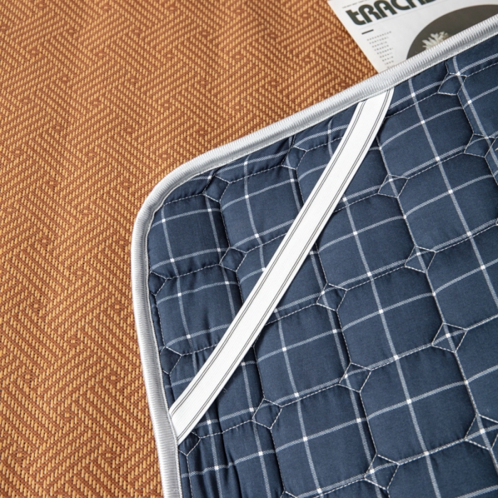 91家纺网 家纺一手货源 找家纺 北辰2023新款双面藤席凉席床垫-大床 饼干花-星耀蓝