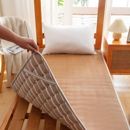 91家纺网 家纺一手货源 找家纺 北辰2023新款双面藤席凉席床垫-小床 饼干花-线条棕