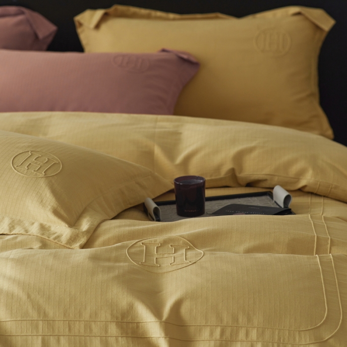 91家纺网 家纺一手货源 找家纺 艾莱家纺 2023新款A类长绒棉水洗80提花埋线工艺款四件套艾华仕秋黄