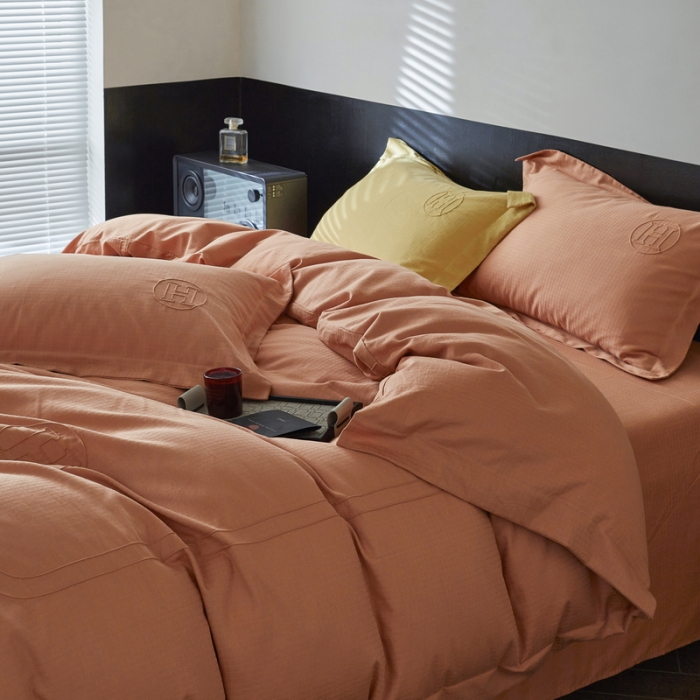 91家纺网 家纺一手货源 找家纺 （总）艾莱 2023新款A类长绒棉水洗80提花埋线工艺款四件套