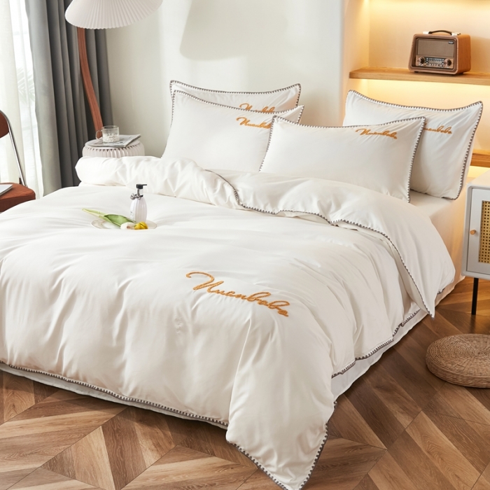 91家纺网 家纺一手货源 找家纺 啊雅 2025新款A类水洗棉贝壳边毛巾绣四件套 时尚白