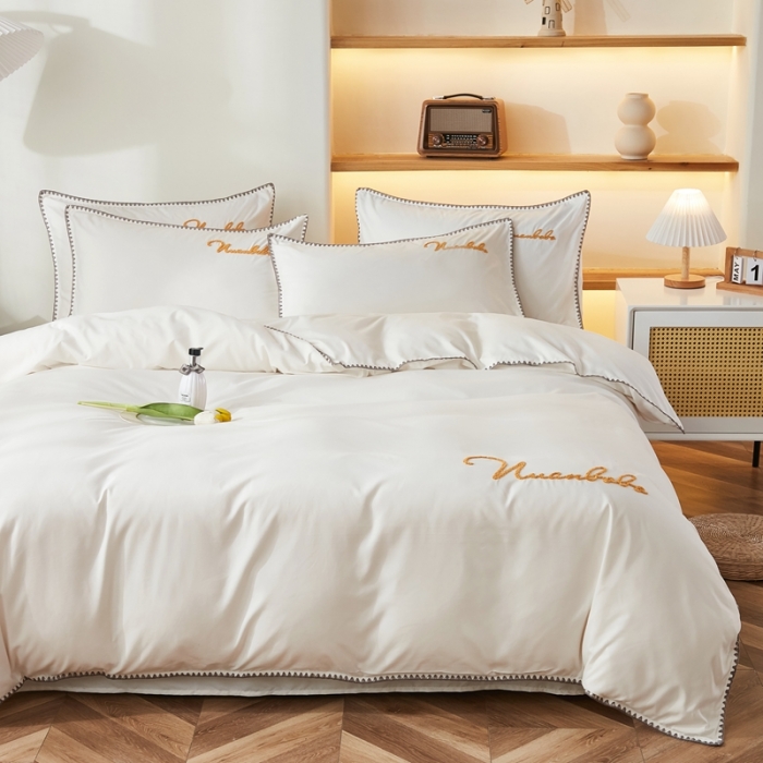 91家纺网 家纺一手货源 找家纺 啊雅 2025新款A类水洗棉贝壳边毛巾绣四件套 时尚白