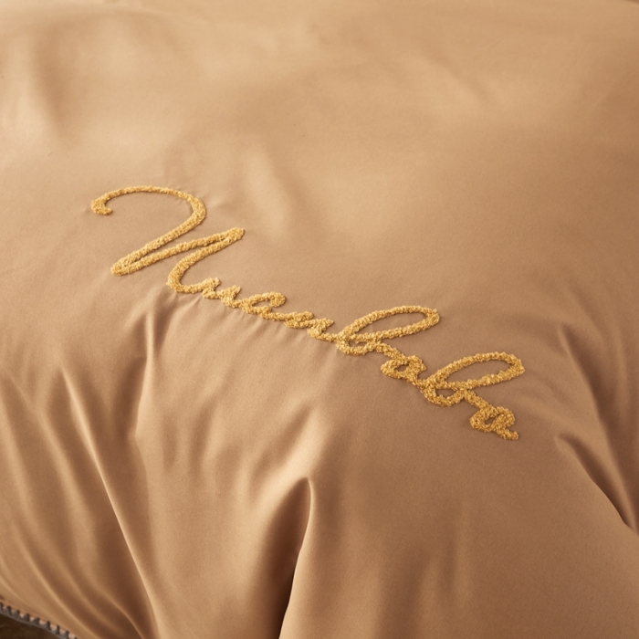 91家纺网 家纺一手货源 找家纺 啊雅 2025新款A类水洗棉贝壳边毛巾绣四件套 时尚咖