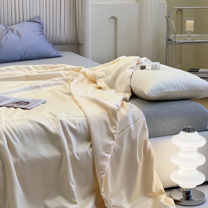 91家纺网 家纺一手货源 找家纺 安莱生活 2023新款天丝夏被香格里拉极简系列夏被 奶昔黄