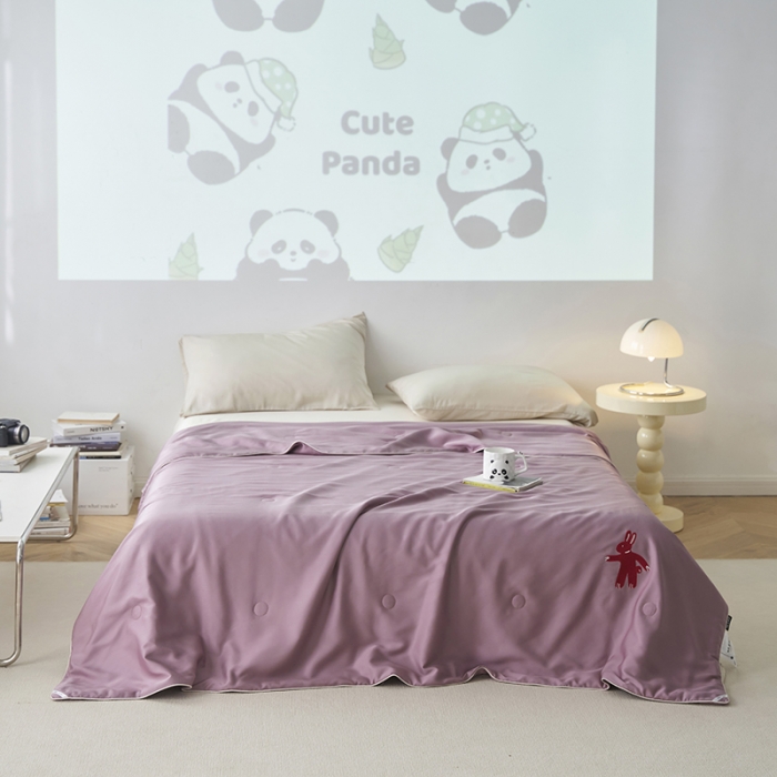 91家纺网 家纺一手货源 找家纺 莱福仕 2024新款莫代尔卡通刺绣夏被 墩墩兔-玉颜紫粉