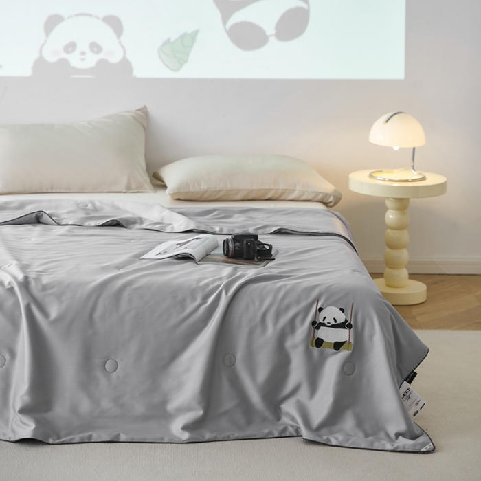 91家纺网 家纺一手货源 找家纺 莱福仕 2024新款莫代尔卡通刺绣夏被 萌宝-暮云灰