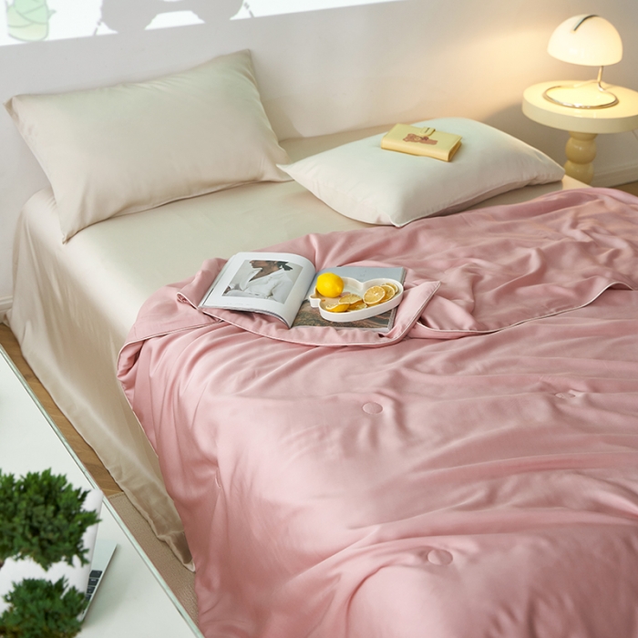 91家纺网 家纺一手货源 找家纺 莱福仕 2024新款莫代尔卡通刺绣夏被 萌宝-奶油粉