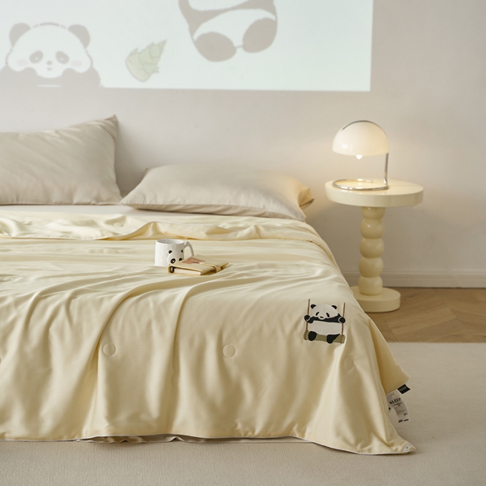 91家纺网 家纺一手货源 找家纺 莱福仕 2024新款莫代尔卡通刺绣夏被 萌宝-杏子黄