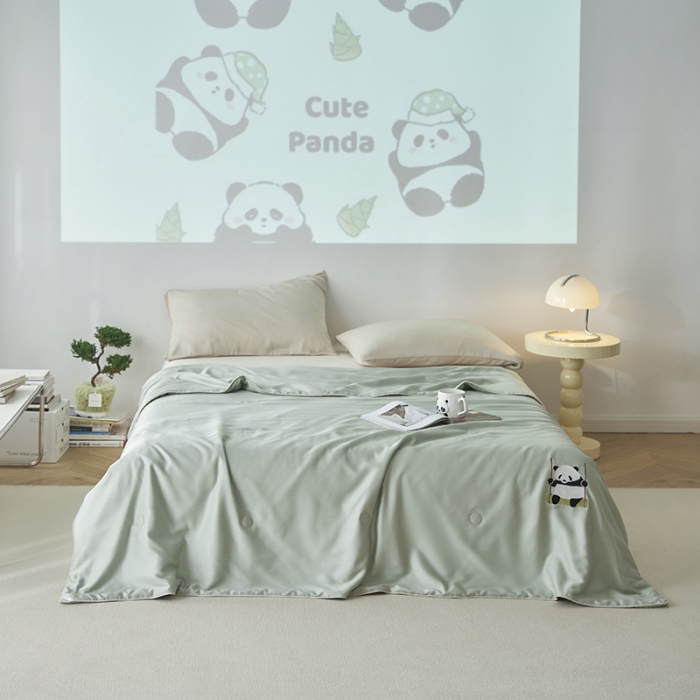 91家纺网 家纺一手货源 找家纺 莱福仕 2024新款莫代尔卡通刺绣夏被 萌宝-竹林青