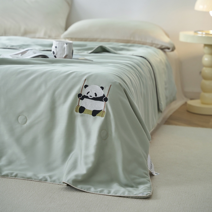 91家纺网 家纺一手货源 找家纺 莱福仕 2024新款莫代尔卡通刺绣夏被 萌宝-竹林青