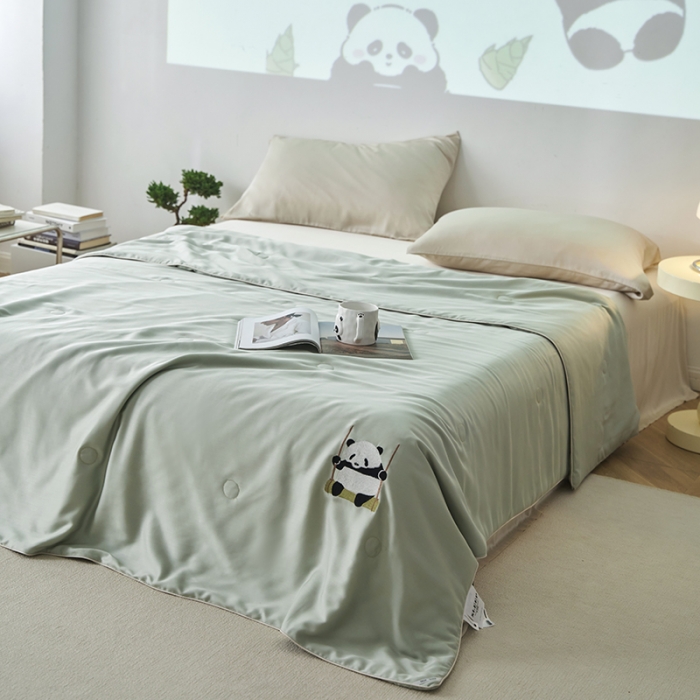 91家纺网 家纺一手货源 找家纺 莱福仕 2024新款莫代尔卡通刺绣夏被 萌宝-竹林青