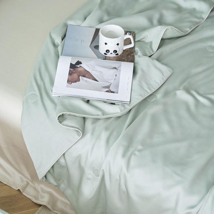 91家纺网 家纺一手货源 找家纺 莱福仕 2024新款莫代尔卡通刺绣夏被 萌宝-竹林青