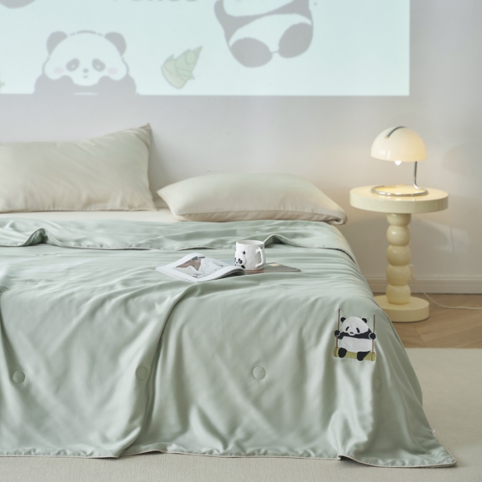 91家纺网 家纺一手货源 找家纺 莱福仕 2024新款莫代尔卡通刺绣夏被 萌宝-竹林青