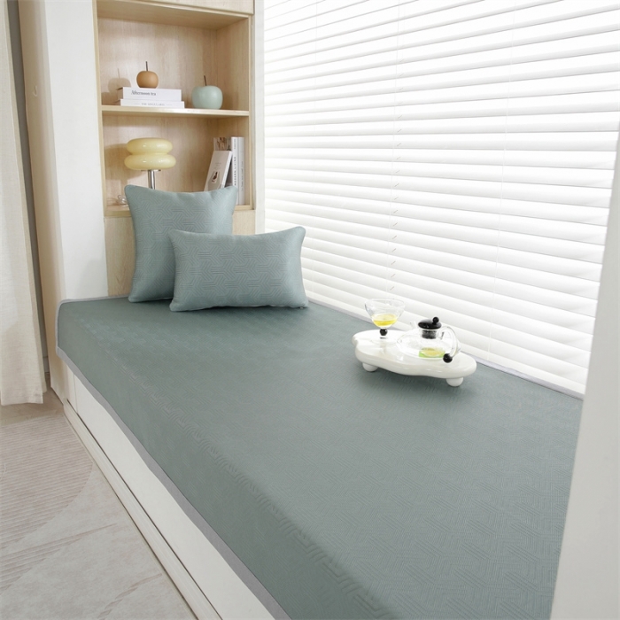 91家纺网 家纺一手货源 找家纺 共鸣 2023新款冰丝冰藤宽包边飘窗垫 冰丝绿