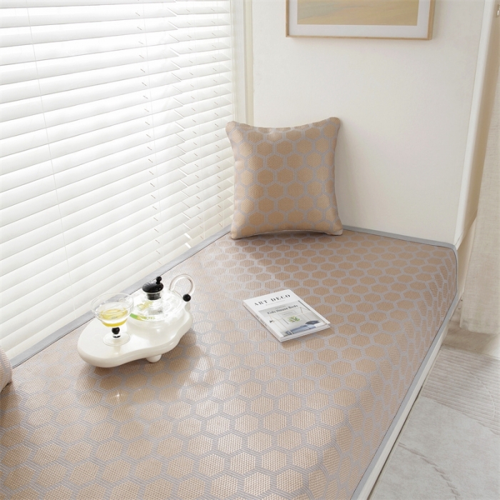 91家纺网 家纺一手货源 找家纺 共鸣 2023新款冰丝冰藤宽包边飘窗垫 冰藤金