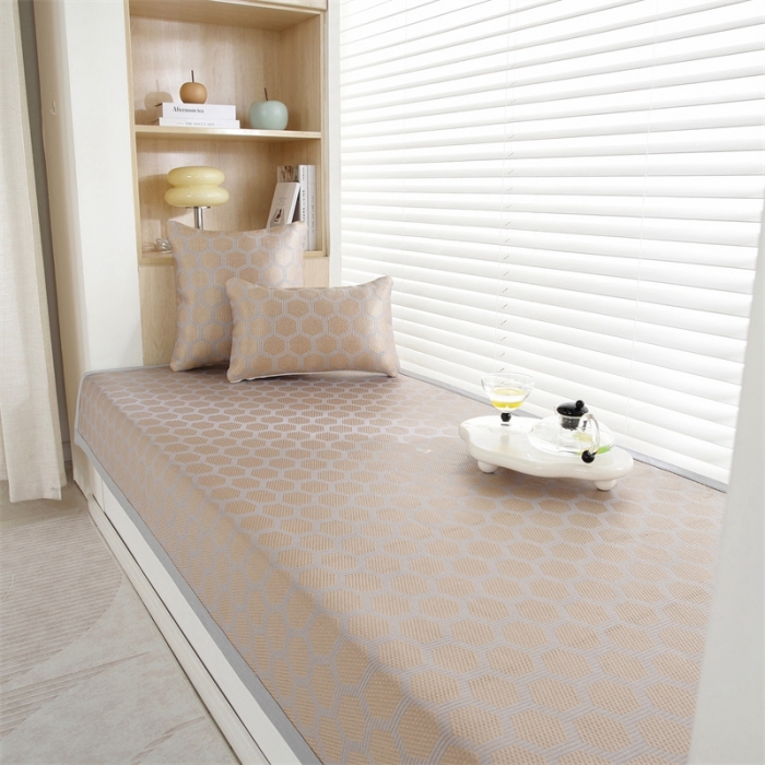 91家纺网 家纺一手货源 找家纺 共鸣 2023新款冰丝冰藤宽包边飘窗垫 冰藤金