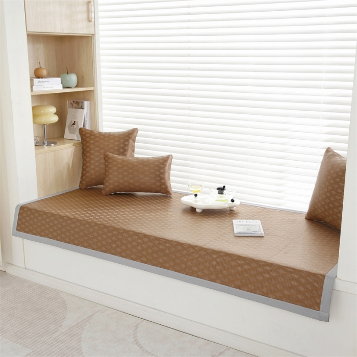 91家纺网 家纺一手货源 找家纺 共鸣 2023新款冰丝冰藤宽包边飘窗垫 冰藤咖